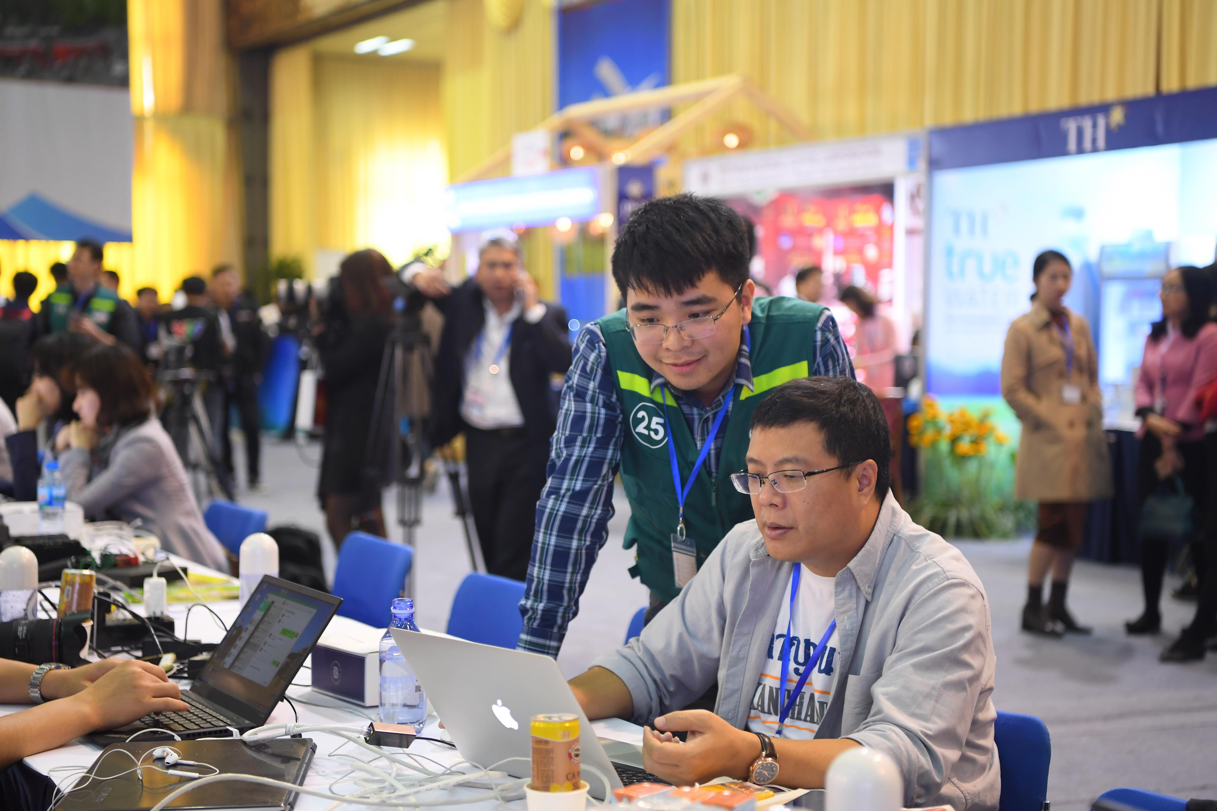 Phóng viên quốc tế ấn tượng về hạ tầng mạng lưới của Viettel